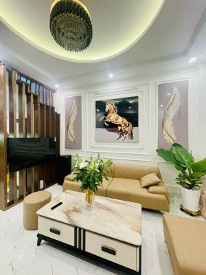 chính chủ bán nhà phố bạchmai, 30m ra mặt phố, 2 thoáng, funll nội thất, sổ đỏ cc 35m2