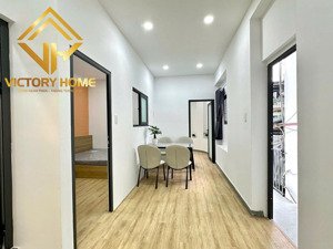 căn hộ 2 phòng ngủ, full nội thất, có ban công cửa sổ - gần ngã tư phan đăng lưu, phan xích long