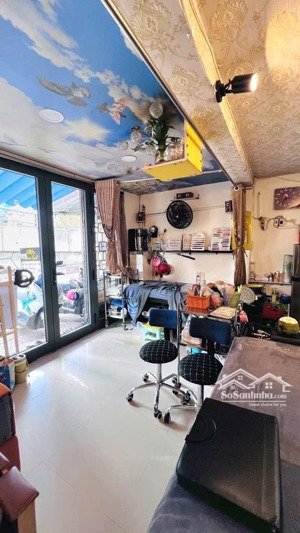 chỉ 6,3 tỷ có mặt tiền khánh hội - 5 tầng hc đủ - đất dân cư