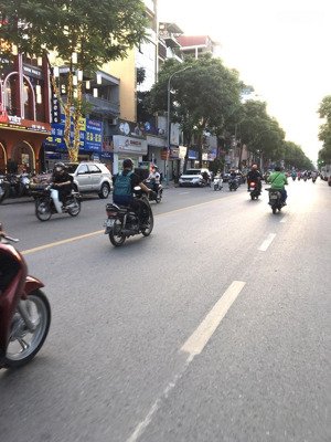 bán nhà phố lê trọng tấn, thanh xuân, 70m2, mt5m, sổ phân lô, có sân giá 18 tỷ 5