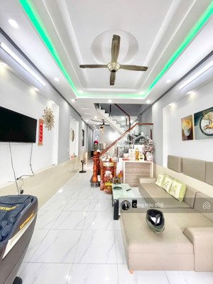 nhà mt nguyễn công trứ, p. đông hoà. dt: 92m2 (4x 23m). odt: 72m2. đường 6m. gồm: 3 pn- 2wc. 5.5 tỷ