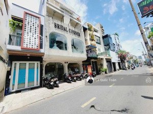 nhỉnh 6 tỷ sở hữu ngay mặt tiền nguyễn trọng tuyển, pn. nhà 2 tầng - 30m2 mới, đẹp full nội thất