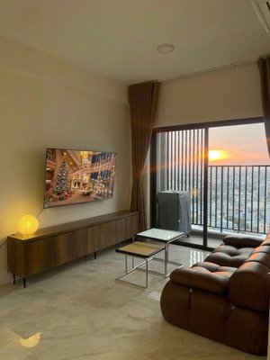 giá bán tại privia tháng 12, gồm các dt:50m2,1pn - 3.350 tỷ, 68m2,2pn - 4.350 tỷ, 83m2,3pn - 5.2 tỷ