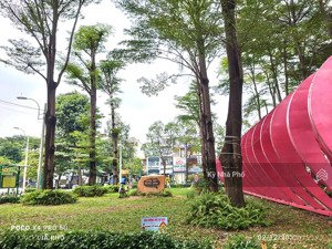 bán nhà 4tầng sang trọng, ngay công viên phước bình, đi bộ tới trường, , không gian sống trong lành