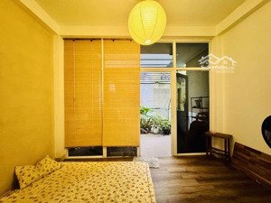 bán gấp nhà mới 5 tầng hẻm xe hơi nhỉnh 12 tỷ