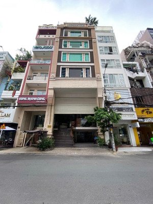 văn phòng cmt8 quận 10 giá 33 triệu (108m2) tòa nhà văn phòng cao cấp