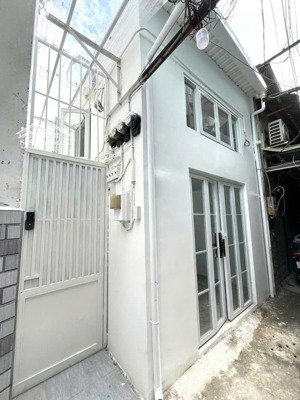 bán nhà tân phong q7, gần đại học tôn đức thắng, nhỉnh 5 tỷ 60m2, dòng tiền 24tr/th