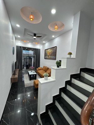 nhà mới 2 tầng 80m2 shr kế bến xe miền đông mới, hơn 3 tỷ, ở ngay đón tết