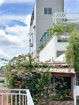 bán nhà đầu tư trần hưng đạo quận 1 - hẻm xe hơi, lô góc hiếm, 3 mặt thoáng - giá tốt 8,5 tỷ