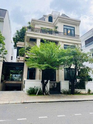 150 về 110 tỷ, biệt thự nguyễn văn hưởng 30x33m, 3 tầng, hdt: 110tr.