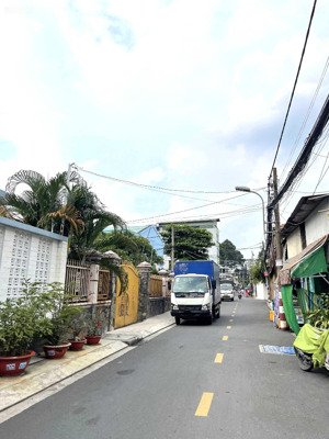 siêu ngon! nhà 3 tầng mặt tiền, đường 6m bình chiểu 60m², gần trường & chợ chỉ 4.6 tỷ