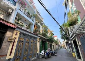 Bán nhà 1/ HXT Nguyễn Xí - P13, Q. Bình Thạnh (DT: 4x17m + 3 tầng) giá: 10,5 tỷ TL