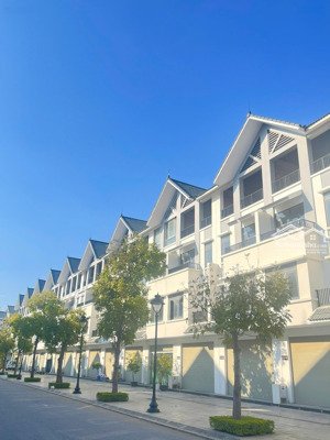 giá 17,5 tỷ trục 30m phân khu đông dương