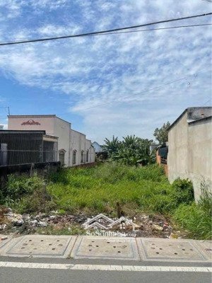 chủ ngộp rao bán gấp lô đất thổ cư 209m2 cạnh chợ suối sâu , trảng bàng . giá 550tr, sổ hồng riêng