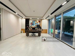 cho thuê nhà full nội thất ở và làm vp tại sala, nhưng theo ý người thuê có thể dọn theo nhu cầu