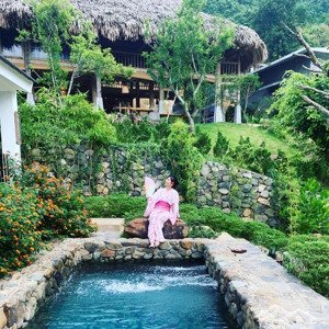 chính chủ bán lô đất nghỉ dưỡng kỳ sơn hòa bình.
tổng diện tích 500m2, có 100m2 đất ở. vị trí đẹp