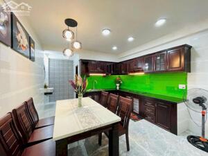 Giảm sốc 200tr. Nhà 59m2 Nguyễn Xí, Bình Thạnh xây 1 trệt 2 lầu. Gần Vincom Nguyễn Xí