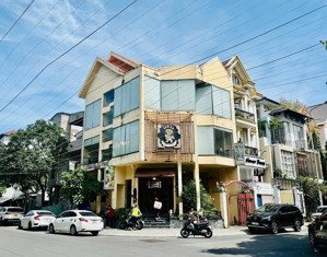 chính chủ chp thuê góc 2mt 106 hoa phượng - phan xích long , phú nhuận - hầm 4 tầng - giá 85 triệu