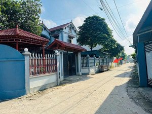 bán gấp mảnh đất 147m giá 2,9 tỷ nằm phú cát, hoà lạc. sát khu tổ hợp y tế, khu cnc, đh fpt