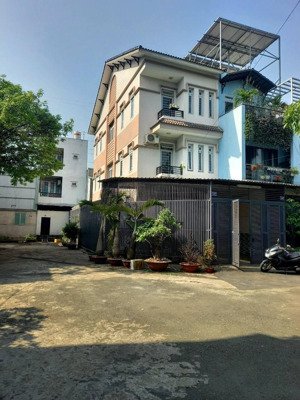 bán nhà góc 2 mặt tiền khu biệt thự phú nhuận 6.5x20m view công viên giá 8.45 tỷ tl