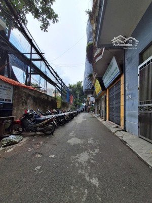 bán ccmn 50 phòng - dòng tiền 300 tr/tháng - ngõ oto - khu vip - view bể bơi-trung tâm đống đa