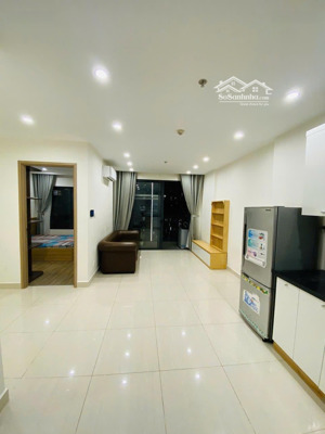 chính chủ cần bán 1 ngủ + tòa s103 view nội khu giá 3 tỷ 800 giá tốt