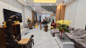 nhà có dòng tiền thuê 10tr/ tháng chỉ 1tỷ120 đường nguyễn văn tiết,p lái thiêu. cách ql13 chỉ 500m.