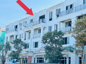 liền kề sân vườn 2 mặt view thoáng không lỗi phong thuỷ đường đâm, giá tốt nhất vinhomes đan phượng