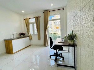 cho thuê chdv cát lái 40m2 1pn 1pk full nt ở được ngay 4tr cửa sổ 5tr ban công