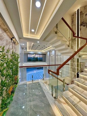 bán nhà mặt tiền q12 mới hoàn thiện 100%