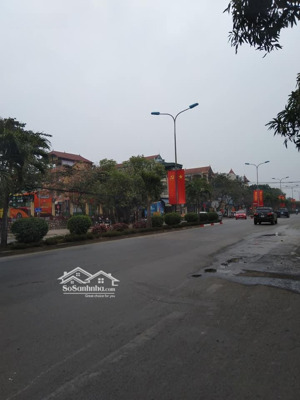 gia đình cần bán nhà mặt phố chùa thông, thị xã sơn tây khu phố sầm uất nhất