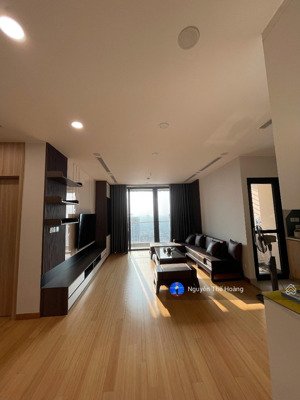 gia đình cần bán ch 3n - 2wc 85m2 tòa hn center. tầng trung bc thoáng mát, full nội thất, sổ đỏ sẵn