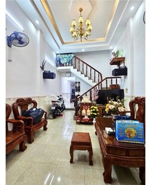 nhà 3 tầng, 85m2 gần lê văn việt - hiệp phú, hẻm xe hơi, giá 6.3 tỷ. quận 9. nhà xây kiên cố, hiếm