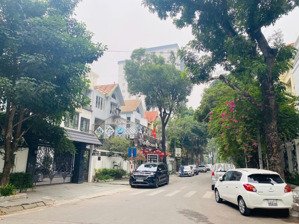 giá bán giảm rất sâu - mặt phố 125m2* 7mt - vỉa hè to - kinh doanh - 4x tỷ