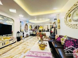 đón khách! nhà phố nguyên hồng, ô tô đỗ cửa, nhà đẹp, dân xây chắc 40m x 4t