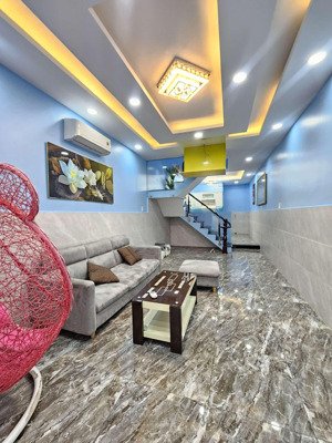 hàng hiếm sát bên ngã 4 nguyễn ảnh thủ và tô ký - 2 tầng - 47m2 - trung mỹ tây - giá 4.1 tỷ