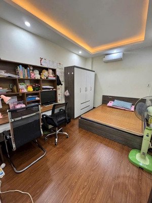 nhà đẹp giá tốt tứ hiệp thanh trì 42m ô tô đỗ gần loanh quanh 7 đồng