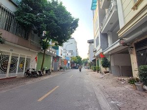 cần bán siêu phẩm 2 mặt phố hiếm như vàng - trung tâm giang biên - hàng xóm vinhoms reveside