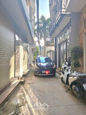 cần bán nhà mới tinh - oto đỗ cửa - phúc lợi - sát vinghomes riverside về ở ngay