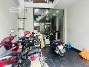 bán chdv 5 tầng, 4x17, 8 phòng, gần trường đại học tài chính marketing q7, nhỉnh 8 tỷ