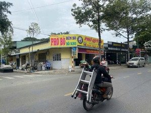 siêu hot góc duy nhất bán nhà góc 2 mặt tiền đẹp nhất big c dĩ an! vị trí vàng góc