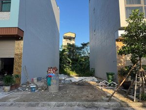 chính chủ cần tiền bán gấp lô đất đẹp tại trung tâm khu tái đinh cư trâu qùy, gia lâm