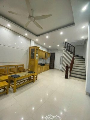 nhà riêng 33m2, 6,8 tỷ tại đường dốc thọ lão, lê đại hành, hai bà trưng, hà nội