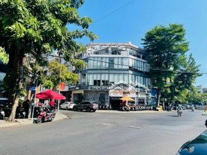 mặt tiền hoa hồng p2 phú nhuận, dt 4x18m chuẩn, trệt 3 lầu mới đẹp, làm vp, spa, phòng khám