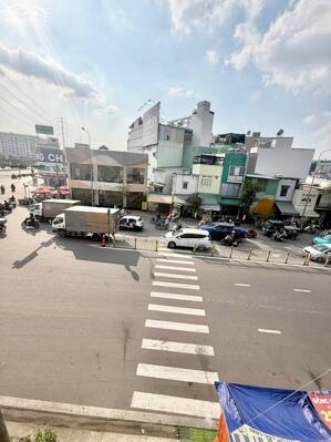 Mặt tiền Nguyễn Xí góc NX và PVĐ (30m2 T+4L) KD đỉnh nhỉnh 5 tỷ