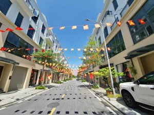 nhà phố 5 tầng chỉ hơn 5 tỷ tại đại lộ nam sông mã - tt phường hạc thành. sẵn sổ