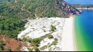 [ mặt biển bình lập - giáp sân golf resort bình tiên cát biển trải dài 112m ] giá : 13,5 tỷ