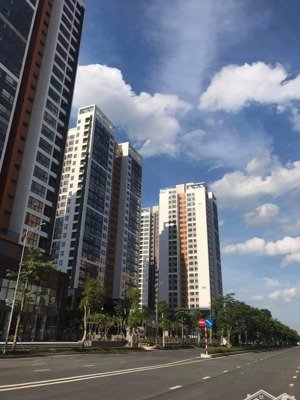 bán shophouse đế h9 starlake, đang cho thuê 800tr/ năm, vị trí đắc địa, tiềm năng tăng giá cáo