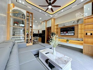 nhà kiệt ô tô 5m, gần trường đại học bách khoa