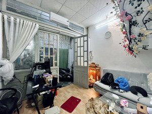 nhà nguyên căn cho thuê đẹp,thoáng,rẻ tại quận 8